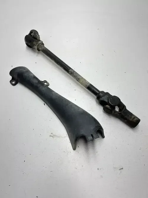 04 2004 Polaris Scrambler 500 4×4 OEM GOOD! Front Drive Shaft Line Cover Coupler