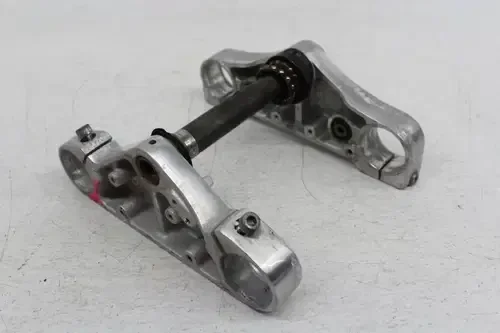 05-09 SUZUKI BOULEVARD M50B FORKS UPPER LOWER TRIPLE TREE CLAMP