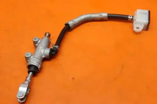06-09 SUZUKI BOULEVARD M109R OEM REAR BACK BRAKE MASTER CYLINDER W RESERVOIR