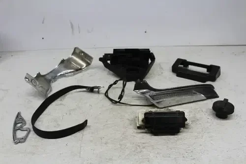 12-16 HARLEY-DAVIDSON STREET GLIDE FLHX PARTS PLASTICS TRIM TURN SIGNAL CAP