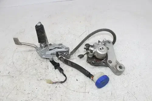 1986 KAWASAKI NINJA 600R ZX600A REAR BRAKE CALIPER MASTER REARSET