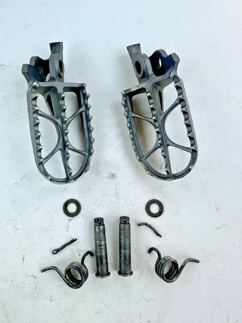 2017 HONDA CRF450R Stock Foot Pegs OEM Left & Right w/ hardware
