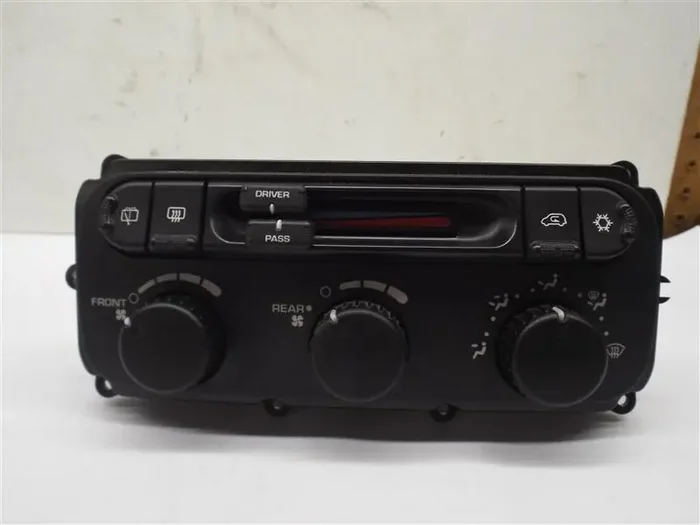 DASH MOUNTED TEMPERATURE CONTROLS Town & Country Caravan 04-07 – MRK215060