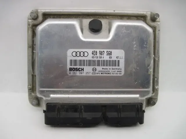 ECU ECM COMPUTER Audi A8 2003 03 2004 04 – 699032