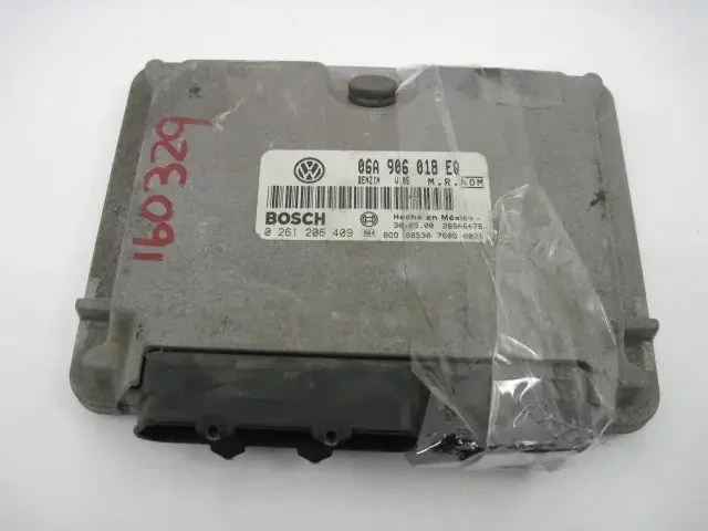 ECU ECM COMPUTER Beetle 2000 00 2001 01 2.0L – 838566