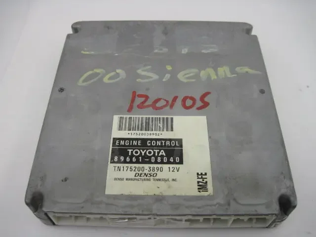 ECU ECM COMPUTER Sienna 2000 00 – 828555