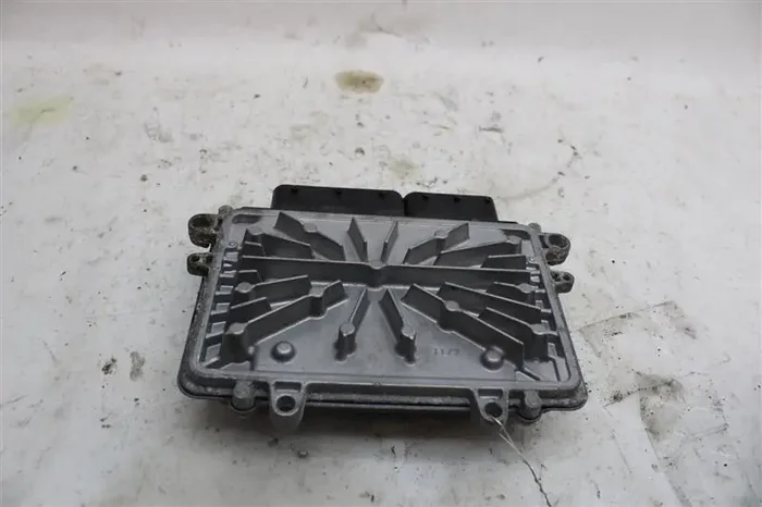 ECU ECM COMPUTER Volvo C30 V40 V70 2006 06 2007 07 08 – 1099548