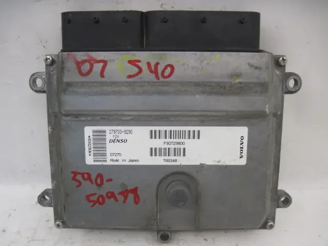 ECU ECM COMPUTER Volvo C30 V50 V40 2007 07 2008 08 2009 09 2010 10 – 810672