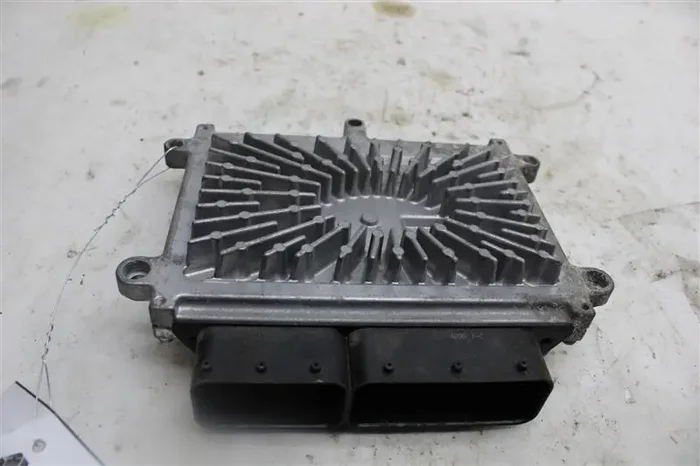 ECU ECM COMPUTER Volvo S40 2009 09 2010 10 – 1099554