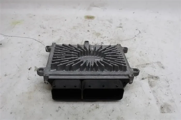 ECU ECM COMPUTER Volvo S40 2009 09 2010 10 – 1099558