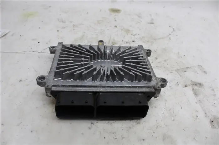 ECU ECM COMPUTER Volvo S40 50 V70 04 05 06 07 – 1099535