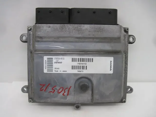 ECU ECM COMPUTER Volvo S40 50 V70 04 05 06 07 – 679450