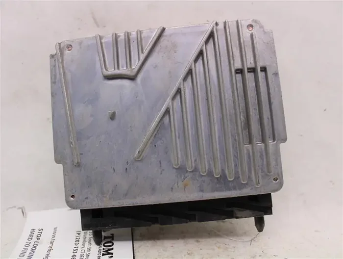ECU ECM COMPUTER Volvo S60 V70 2003 03 2004 04 – 972957