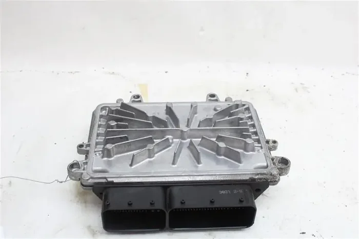 ECU ECM COMPUTER Volvo S60 XC60 2012 12 – 1086700