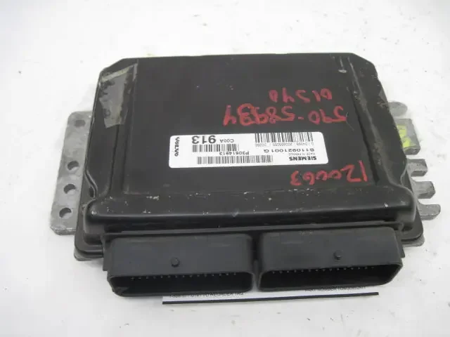 ECU ECM COMPUTER Volvo V40 2001 01 02 03 – 644239