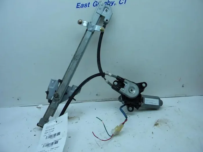 FRONT DOOR WINDOW REGULATOR POWER Mazda 626 98 99 00 01 02 Right – MRK81441
