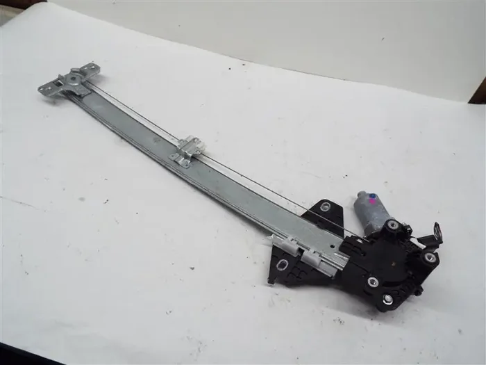 FRONT DOOR WINDOW REGULATOR POWER Pilot 09 10 11 12 13 14 Left – MRK235646