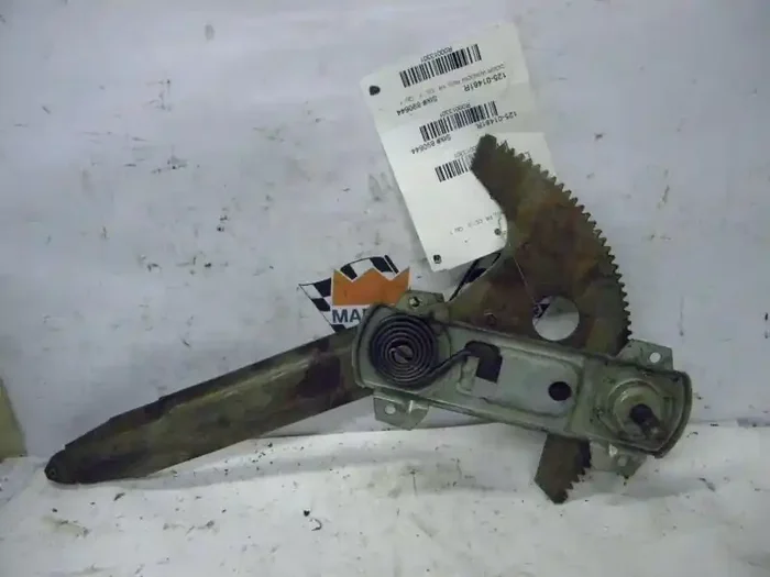 Front Window Regulator 2000 1983 – MRK13301