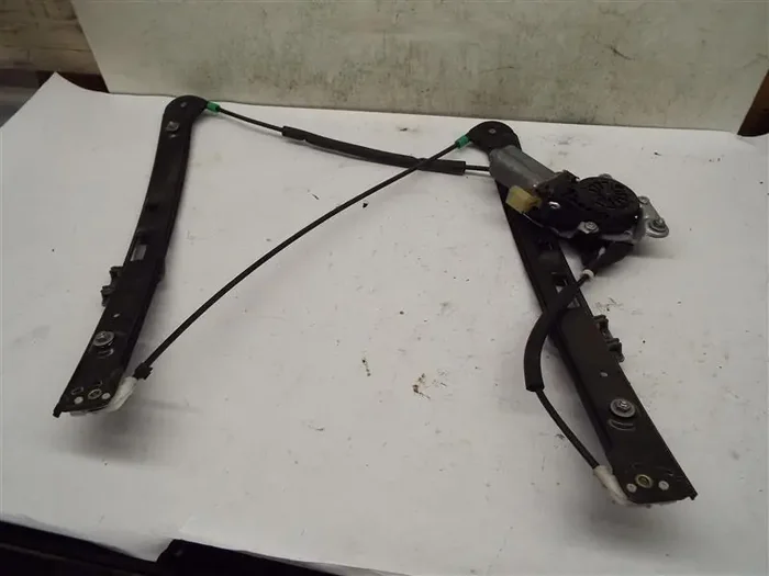 Front Window Regulator 328i 323i 330i 99 00 – 05 Left – MRK228581