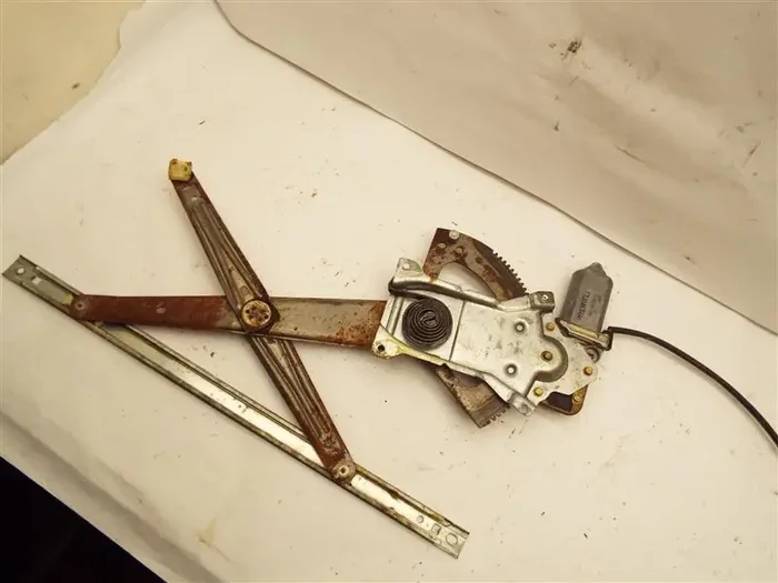 Front Window Regulator LINCOLN MARK SERIES 1997 – MRK202151