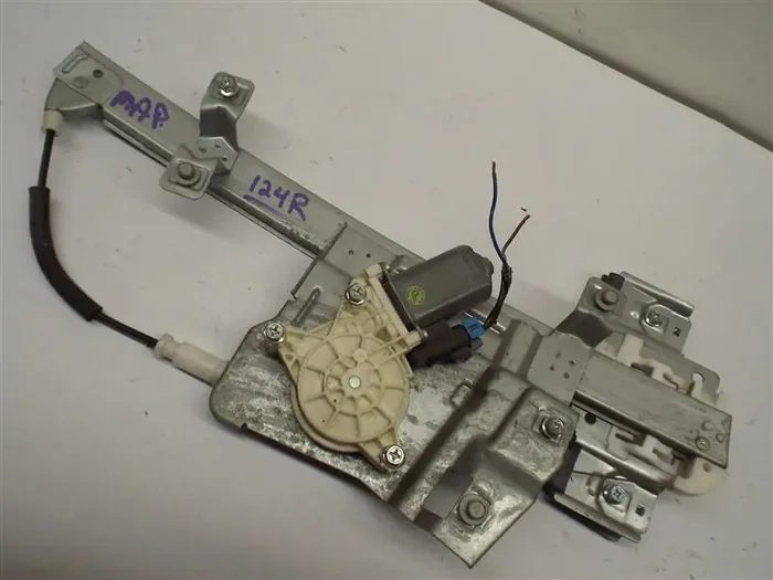 FRONT WINDOW REGULATOR Lucerne 2006 06 07 08 09 10 11 Right – MRK210016