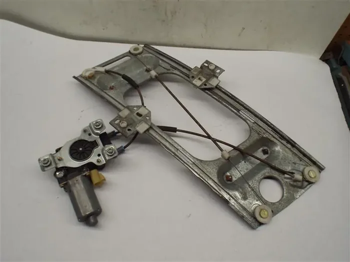 FRONT WINDOW REGULATOR Monte Carlo 2000 00 01 02 03 04 05 06 07 Right – MRK216394