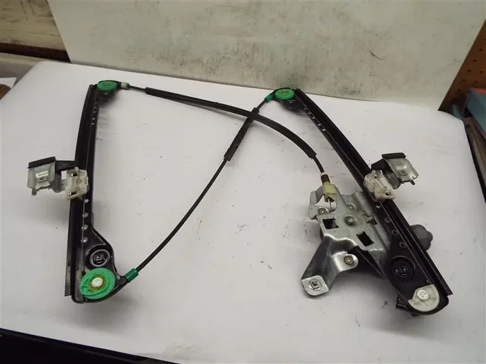 FRONT WINDOW REGULATOR Pacifica 2004 04 2005 05 2006 06 Right – MRK229907