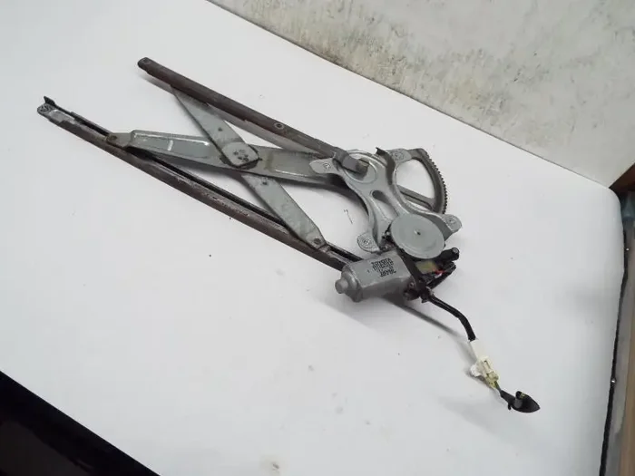 Front Window Regulator Prius 2001 01 2002 02 03 Right – MRK247890