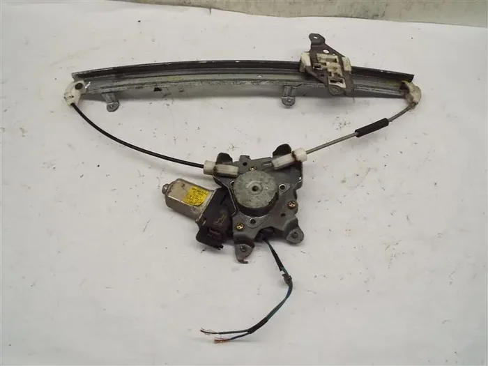 FRONT WINDOW REGULATOR Sentra 00 01 02 03 04 05 06 Left – MRK228265