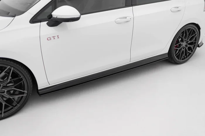 Maxton Design Street Pro Side Skirts Diffusers V.2 Volkswagen Golf GTI / GTE / GTI Clubsport / R-Line Mk8 VWGO8GTICNC-SD2B
