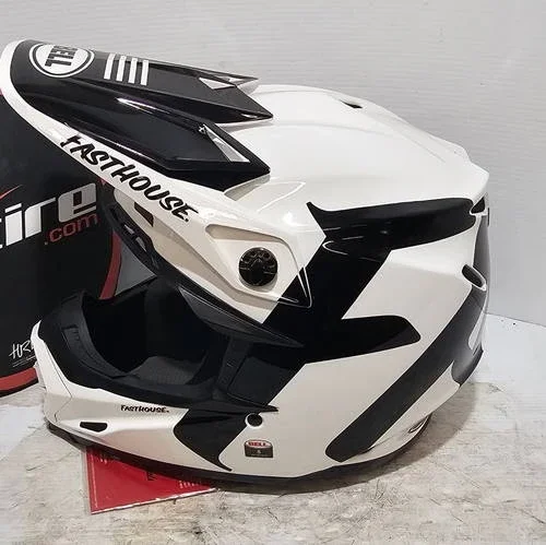 NEW OF OF THE BOX BELL MOTO 9 FLEX FASTHOUSE BLACK/WHITE SIZE S