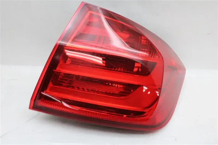 OUTER TAIL LIGHT LAMP 320i 328D 328i 335i Active 3 M3 12-15 Right – 1068055
