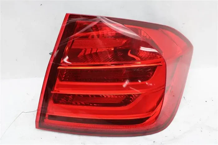 OUTER TAIL LIGHT LAMP 320i 328D 328i 335i Active 3 M3 12-15 Right – 1089761