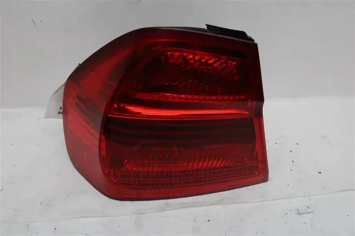 OUTER TAIL LIGHT LAMP 323i 325ci 325i 328i 330ci 330i 06-08 Left – 1092595