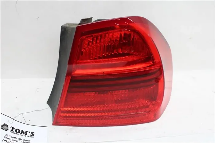OUTER TAIL LIGHT LAMP 323i 325ci 325i 328i 330ci 330i 06-08 Right – 1070040