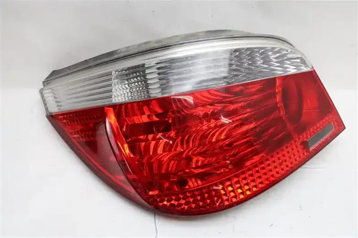 OUTER TAIL LIGHT LAMP 525i 530i 545i 550i M5 04 05 06 07 Left – 1070684