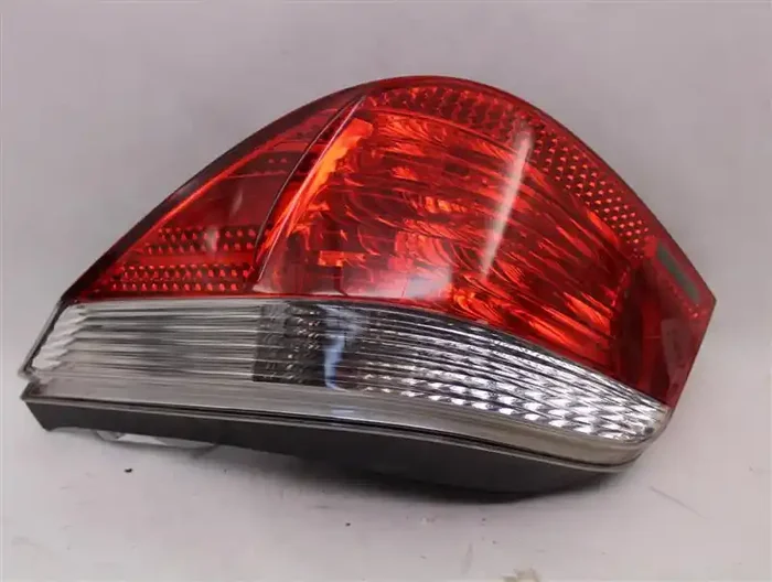 OUTER TAIL LIGHT LAMP 525i 530i 545i 550i M5 04 05 06 07 Right – 963289