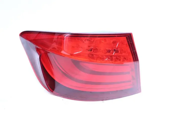 OUTER TAIL LIGHT LAMP 528i 535i 550i Active 5 M5 11 12 13 Left – 1103955