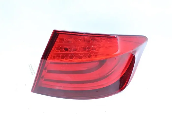 OUTER TAIL LIGHT LAMP 528i 535i 550i Active 5 M5 11 12 13 Right – 1040334