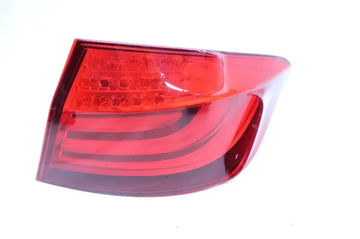 OUTER TAIL LIGHT LAMP 528i 535i 550i Active 5 M5 11 12 13 Right – 1103966