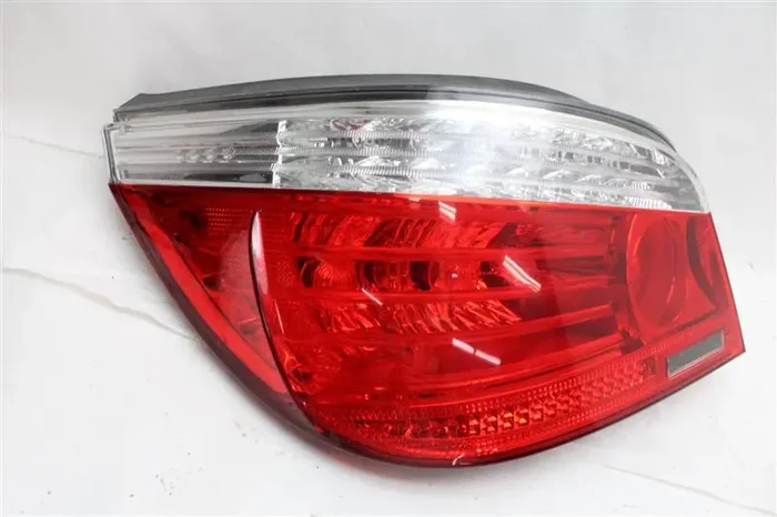OUTER TAIL LIGHT LAMP BMW 528i 535i 550i M5 08 09 10 Left – 1084566