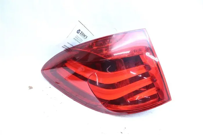 OUTER TAIL LIGHT LAMP BMW 535i Gt 550i Gt 10 11 12 13 Left – 1105605