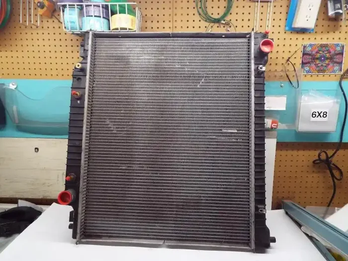 RADIATOR Ford E150 Van E250 Van 2000-2014 – MRK240100