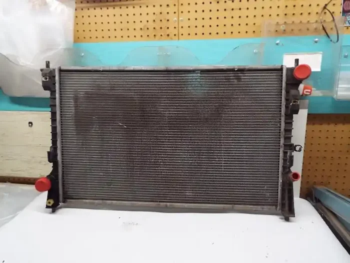 RADIATOR Ford Edge Taurus Taurus X Lincoln MKS MKX 2007-2015 – MRK243532