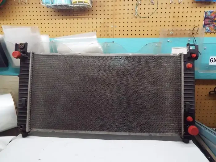 RADIATOR Silverado 1500 Pickup Sierra 1500 Pickup 05-13 AT – MRK247764