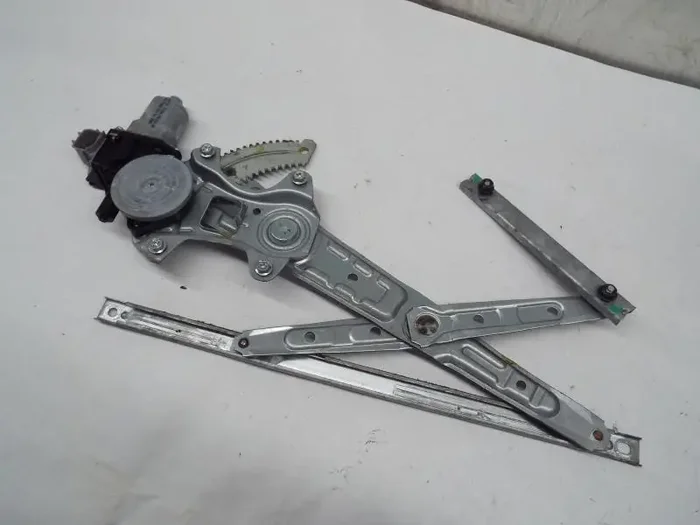 REAR DOOR WINDOW REGULATOR POWER Altima 14 15 16 17 18 Right – MRK242047