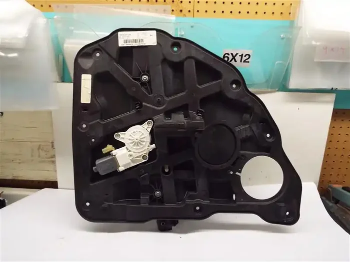 REAR DOOR WINDOW REGULATOR POWER Avenger 200 2008-2014 Left – MRK217584