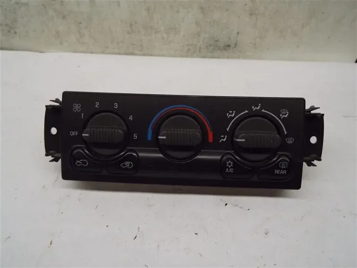 REAR TEMPERATURE CONTROLS Avalanche 1500 Avalanche 2500 Silverado 99-02 – MRK229752