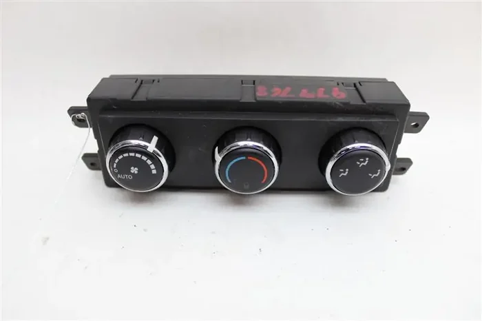 REAR TEMPERATURE CONTROLS Town & Country Caravan Journey 08-10 – 979768