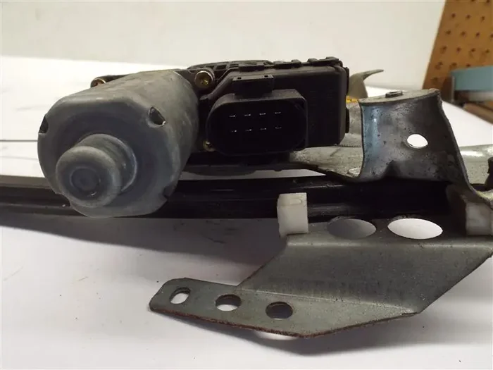 REAR WINDOW REGULATOR Audi S4 A4 1996 96 1997 97 98 99 00 01 02 Left – MRK201903